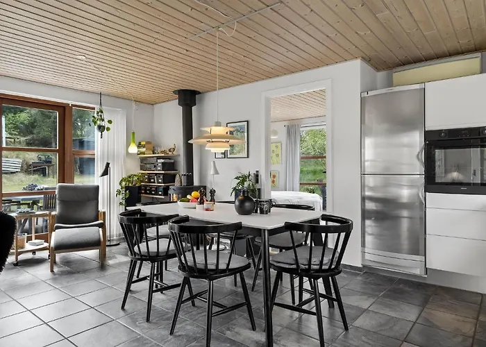 度假居 Gorgeous In With Kitchen Fanø